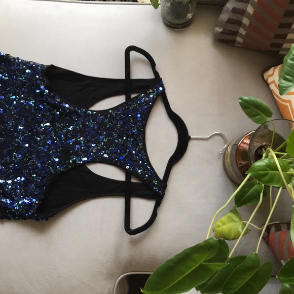 Forever 21 Midnight blue sequin tank top - Picture 7 of 8